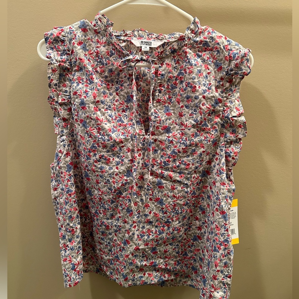 Steve Madden Size medium floral blouse